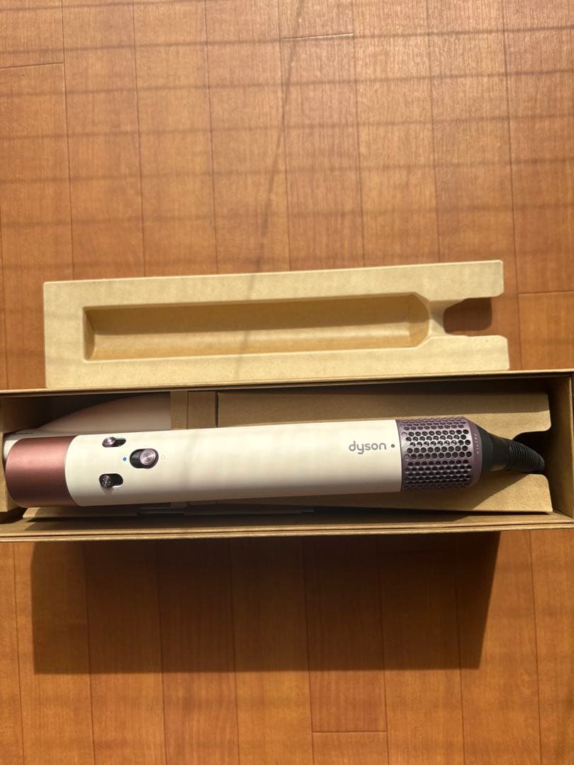お値下げ　新品未使用　Dyson Airwrap カールHS05
