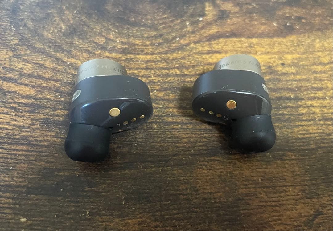 Bowers & Wilkins B&W PI7 ワイヤレスイヤホン　チャコール