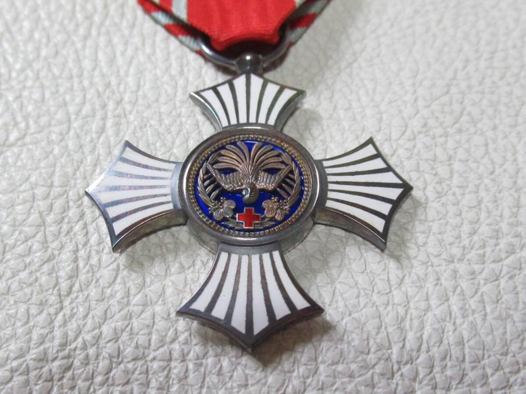 未使用 明治21年 黒漆塗箱付◆日赤最高功労者賞 銀と七宝製 日本赤十字社 勲章