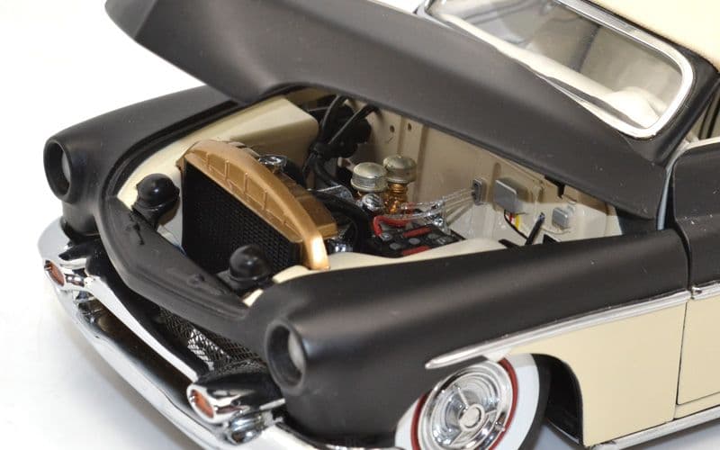 ミニカー 1951 CUSTOM MERC CUSTOM1/24