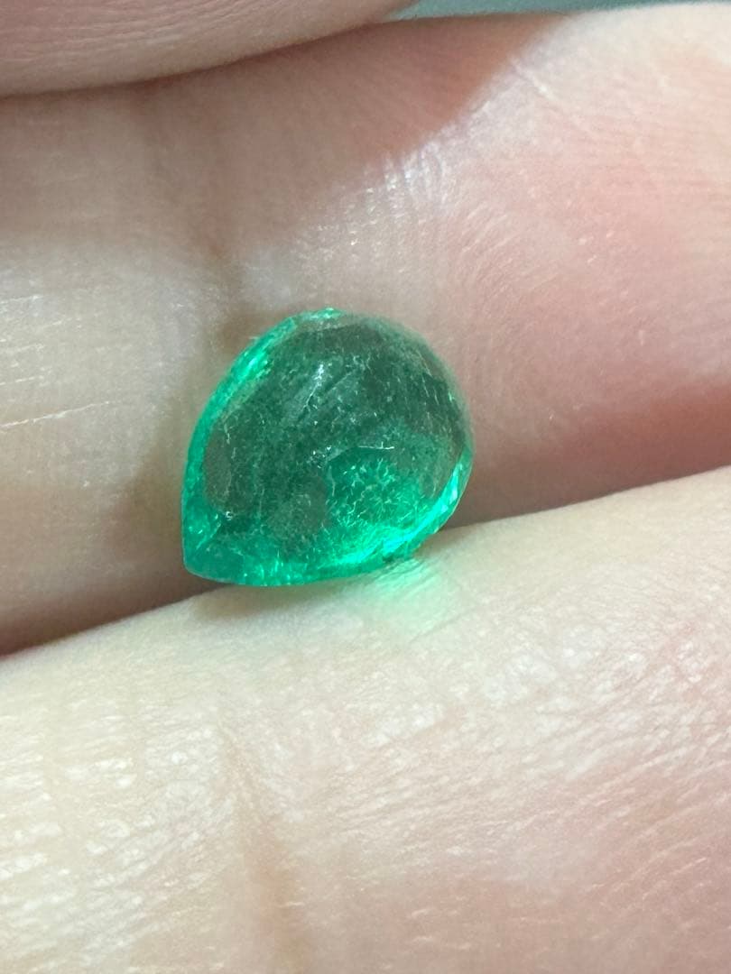 天然エメラルド　0.971ct