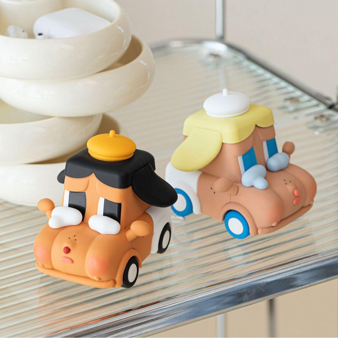 POPMART crybaby イヤホンケース　２個セット