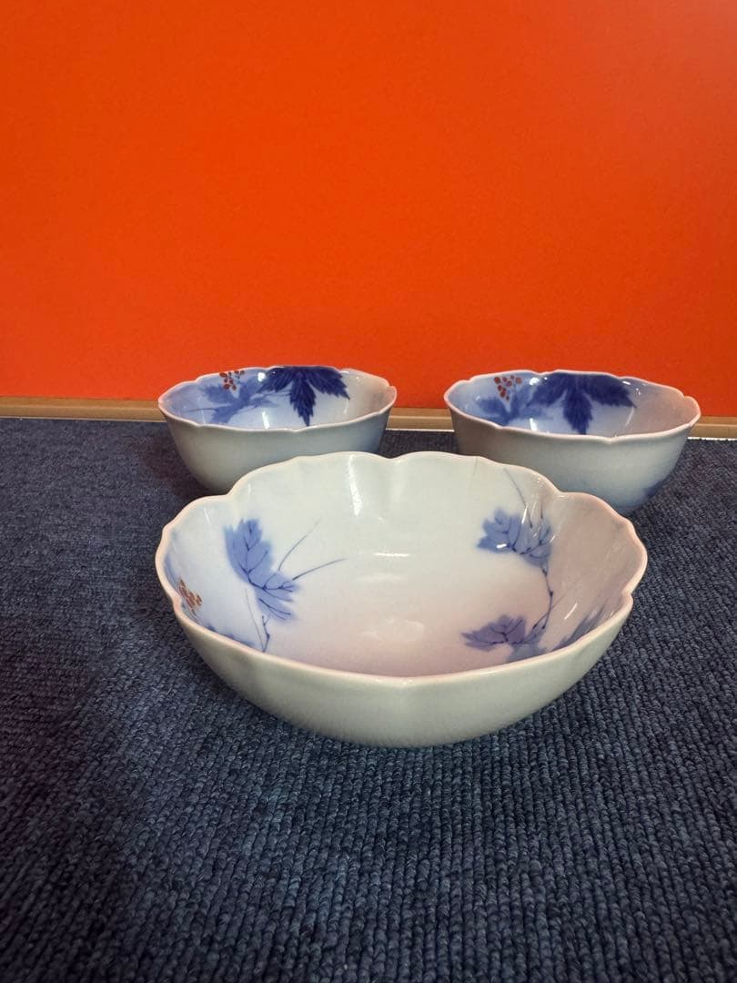 1707 深川製磁　染付葡萄絵　花型鉢　3客