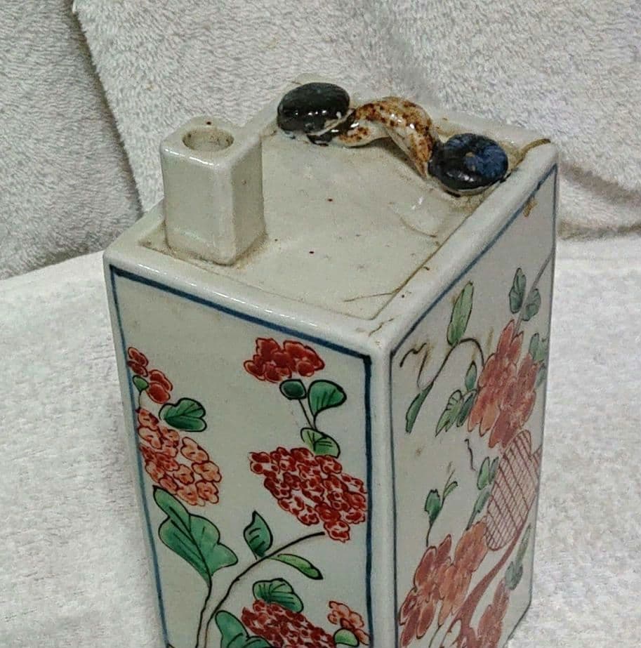 古伊万里角瓶 木製箱付きA444