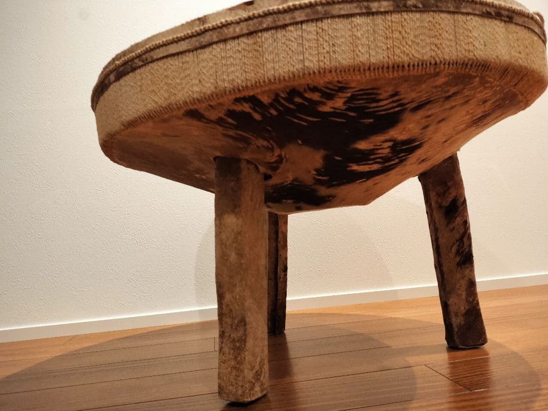 民族楽器　テーブル　スツール　3本脚 毛皮