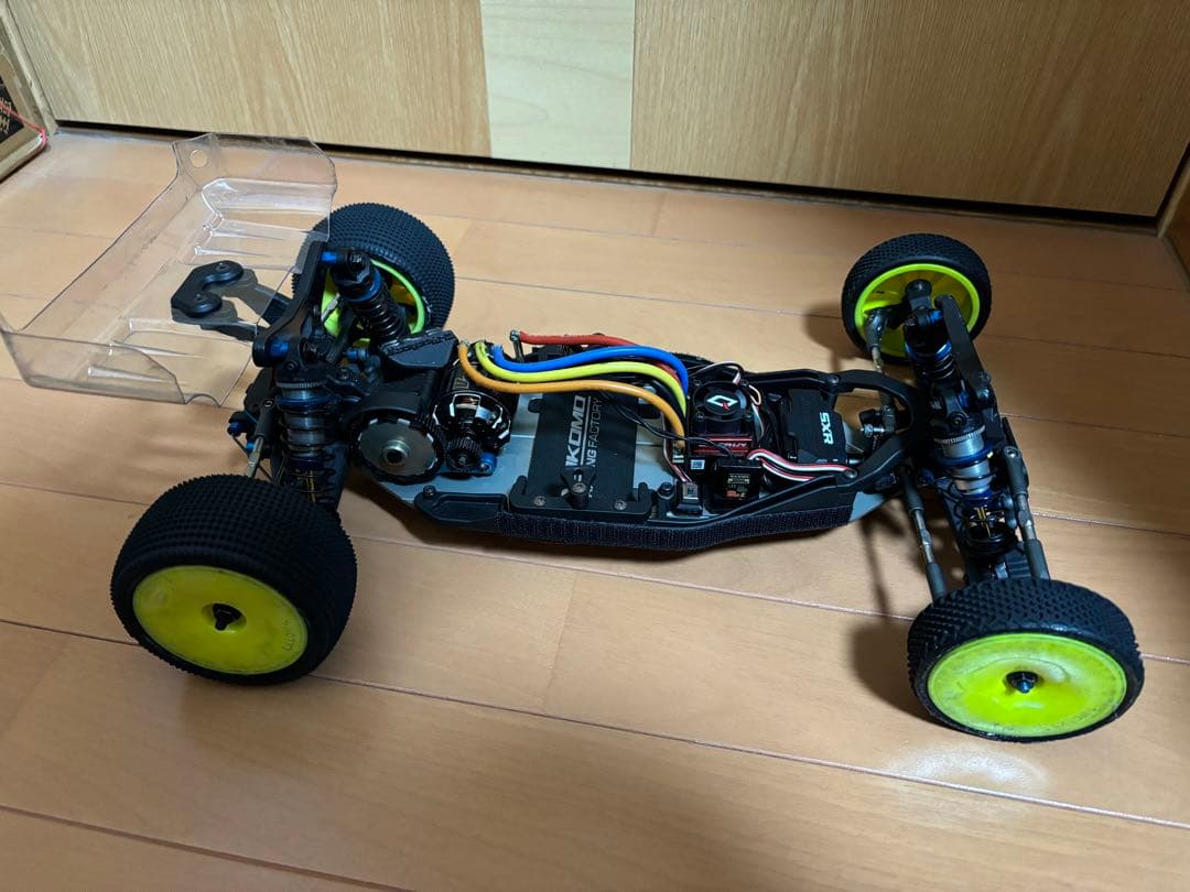 Associated RC10 B7 メカ類付き スペアパーツ多数