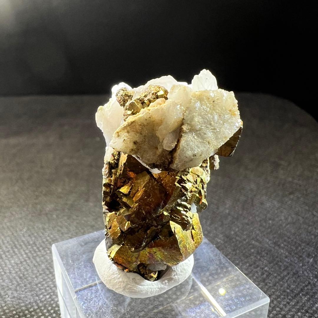 ペルー産　ゴージャス⭐︎カルサイト共生パイライト