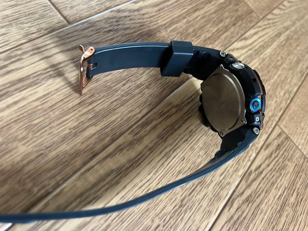 時計 G-SHOCK GST-B100