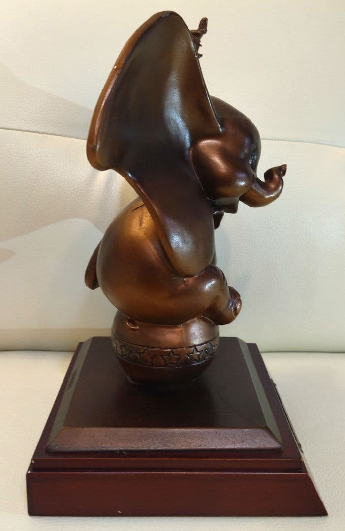 ダンボブロンズ像　激レア♪