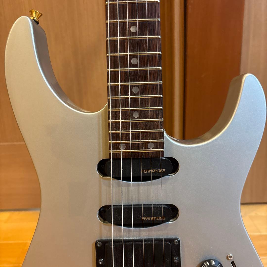 【たっちです】FERNANDES ゴールドパーツ仕様 トレモロアーム付