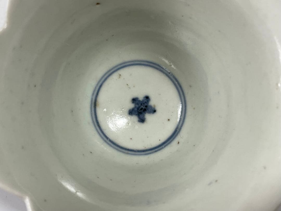 骨董　アンティーク　古伊万里　染付　微塵唐草文様　輪花縁　蕎麦猪口　向付