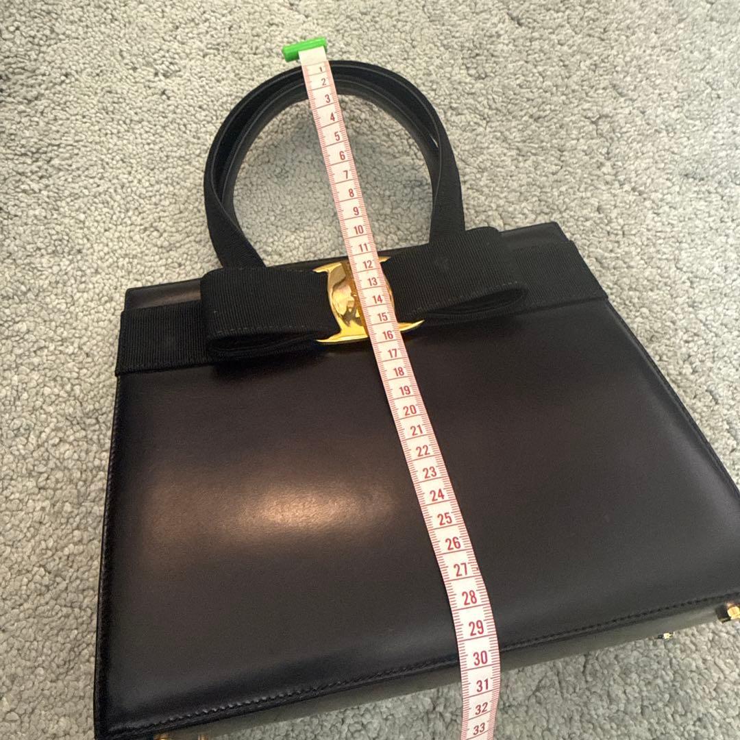 【Salvatore Ferragamo】 Vara リボンハンドバッグ