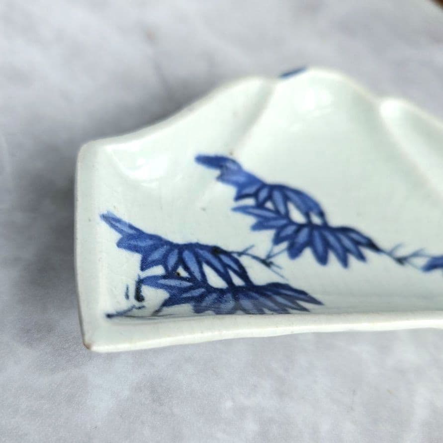 古伊万里　染付　富士山　変形小皿　型紙摺　江戸時代　笹　竹　骨董　アンティーク