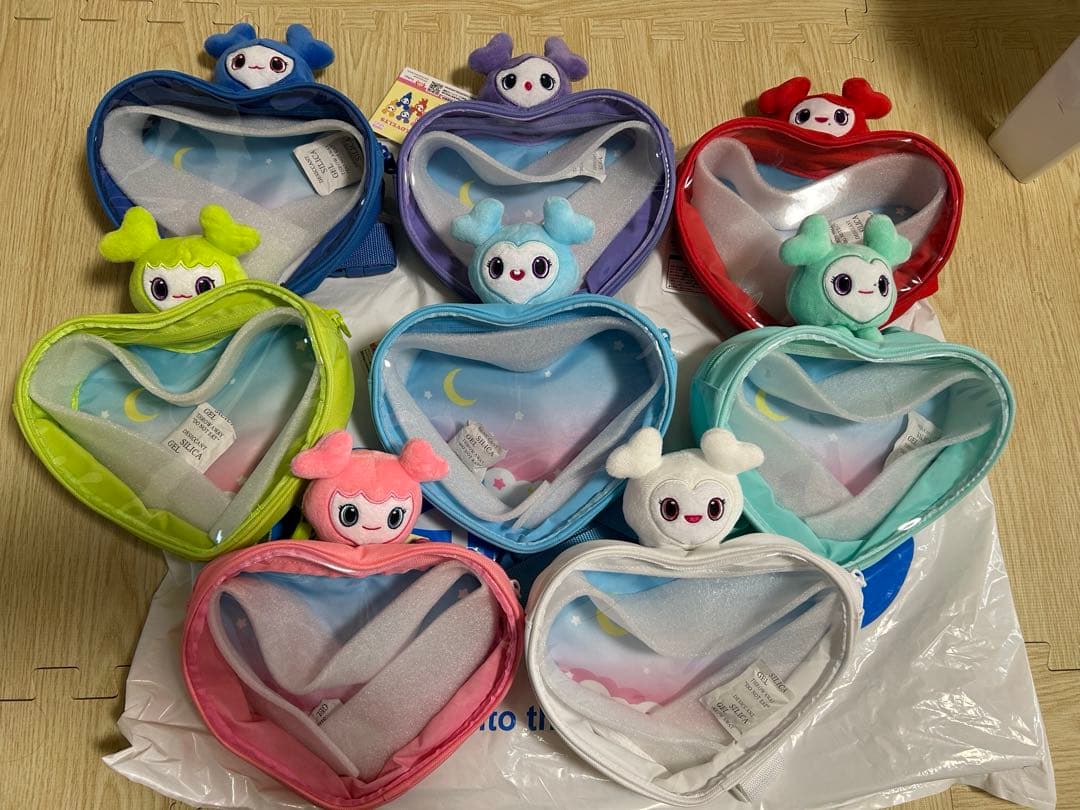 TWICE LOVELYS ぴょこきゅんボディバッグ　8個セット