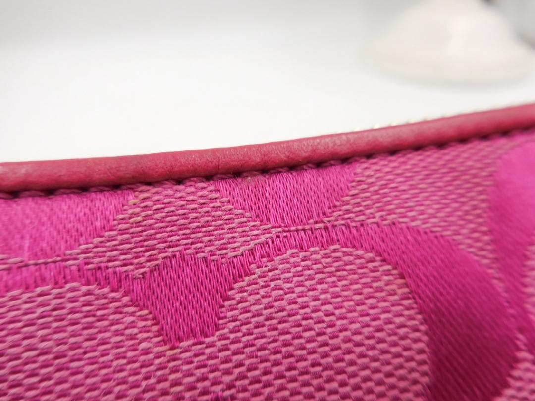 ✨COACH　コーチ　ポーチ シグネチャー ピンク キャンバス／レザー