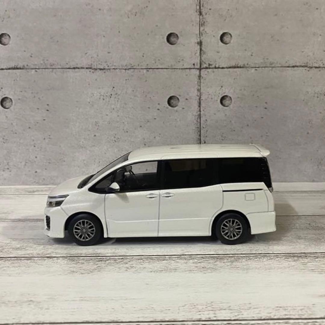 TOYOTA VOXY トヨタ ヴォクシー 80 前期 ミニカー カラーサンプル
