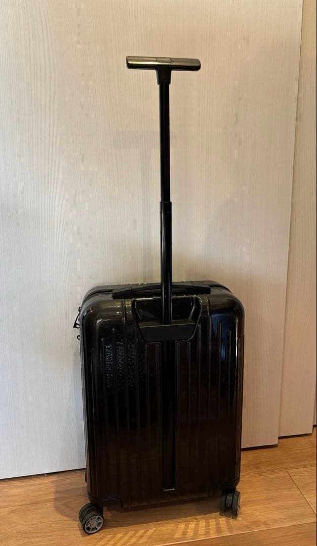 リモワ サルサエアー 33L 機内持ち込み 4輪 TSAロック　ブラック