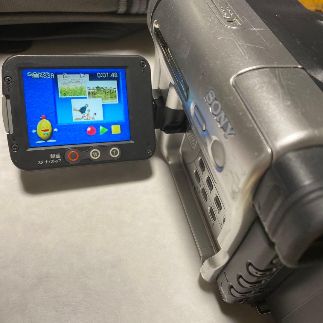 SONY VideoHi8Handycam CCD-TRV126 ①