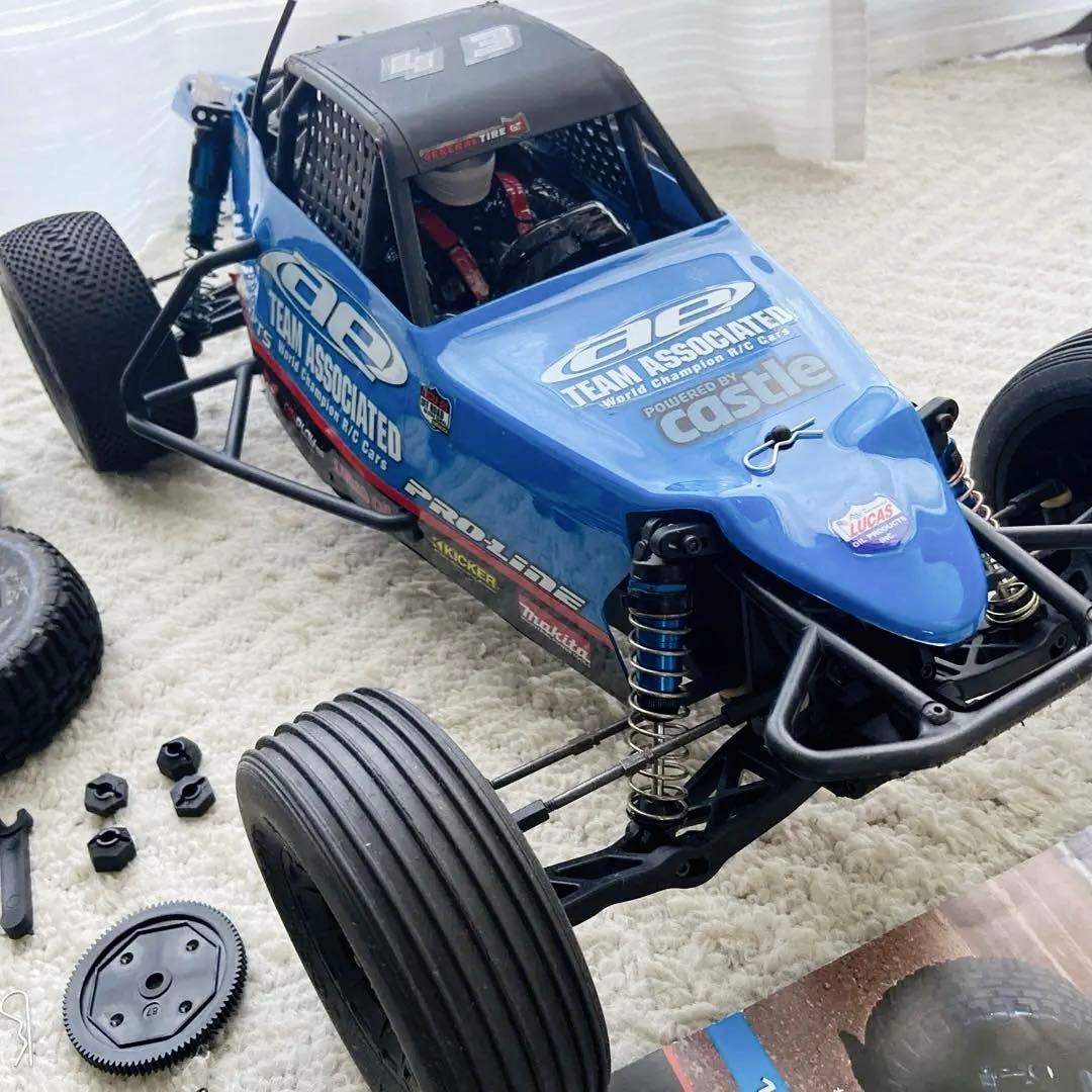 Associate SC10B アソシエイテッド バギーチャンプ トマホーク