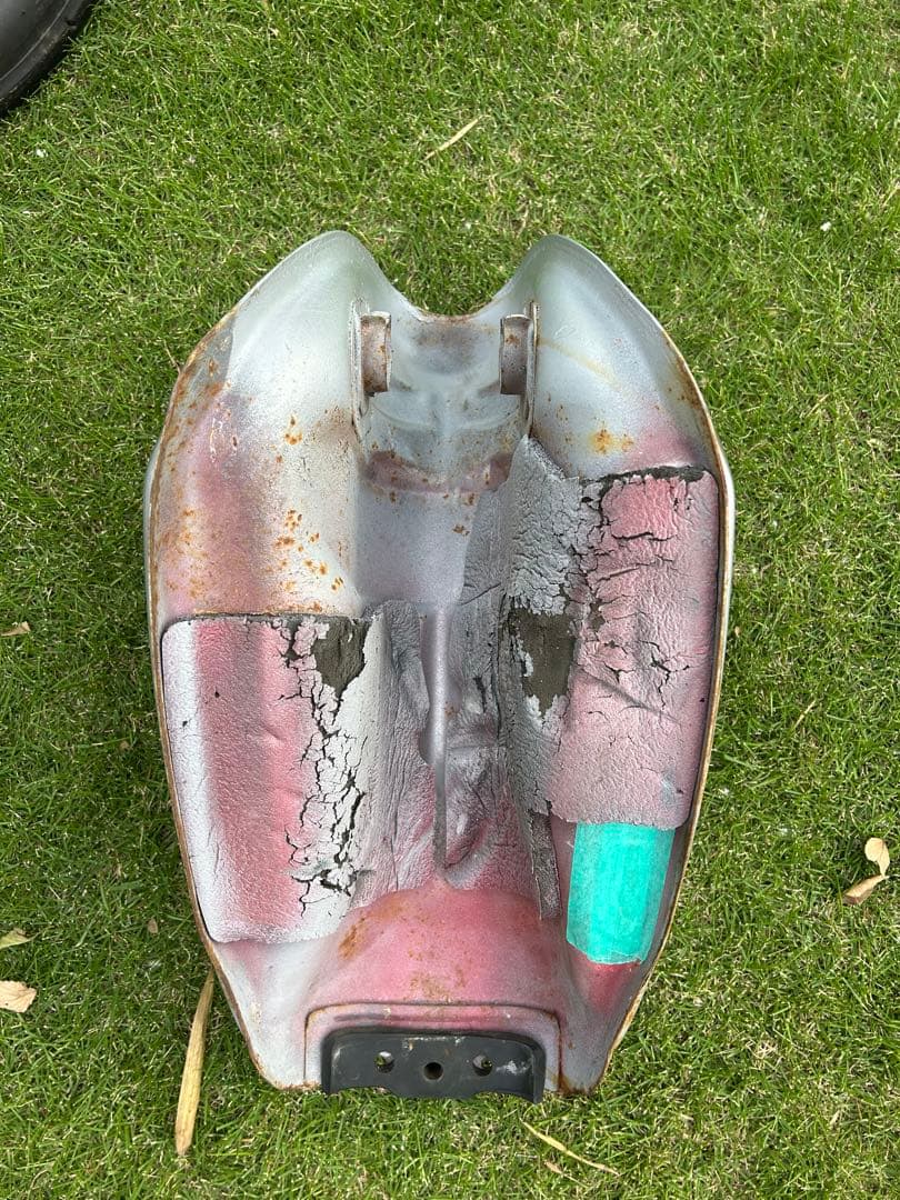 ヤマハ　ブロンコ　ガソリンタンク