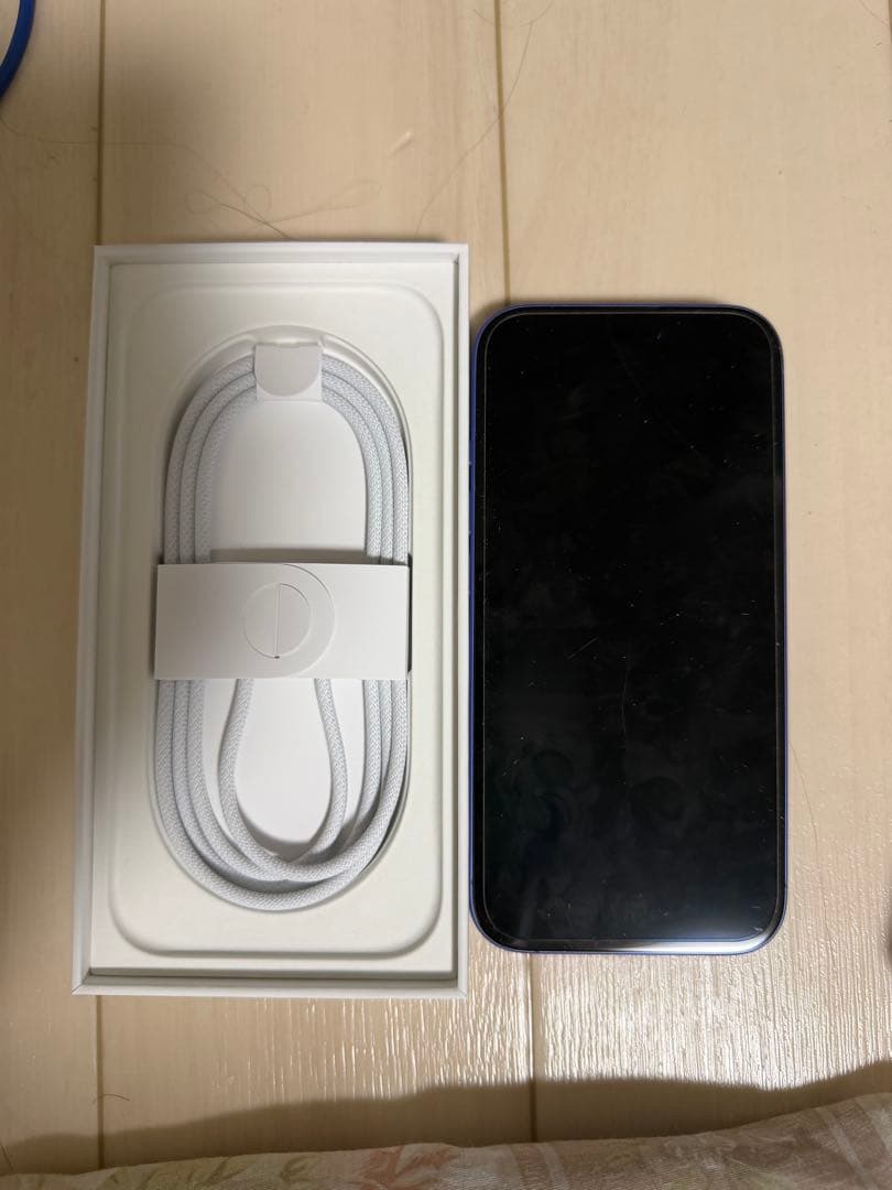 Apple iPhone 16青 充電ケーブル付き