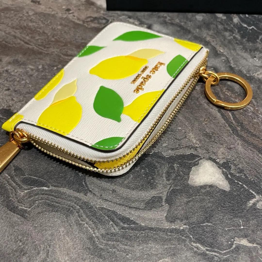 ケイトスペード　カードケース　キーチェーン　ケース　定期入れ　新品未使用