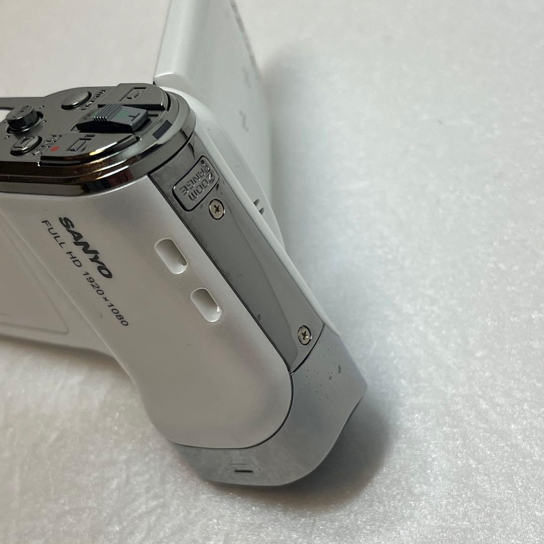 ☆極美品☆SANYOデジタルムービーカメラXacti DMX-CG100ホワイト