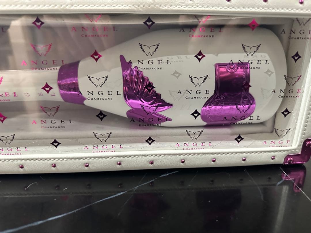 新品未使用エンジェルシャンパン　バレンタイン