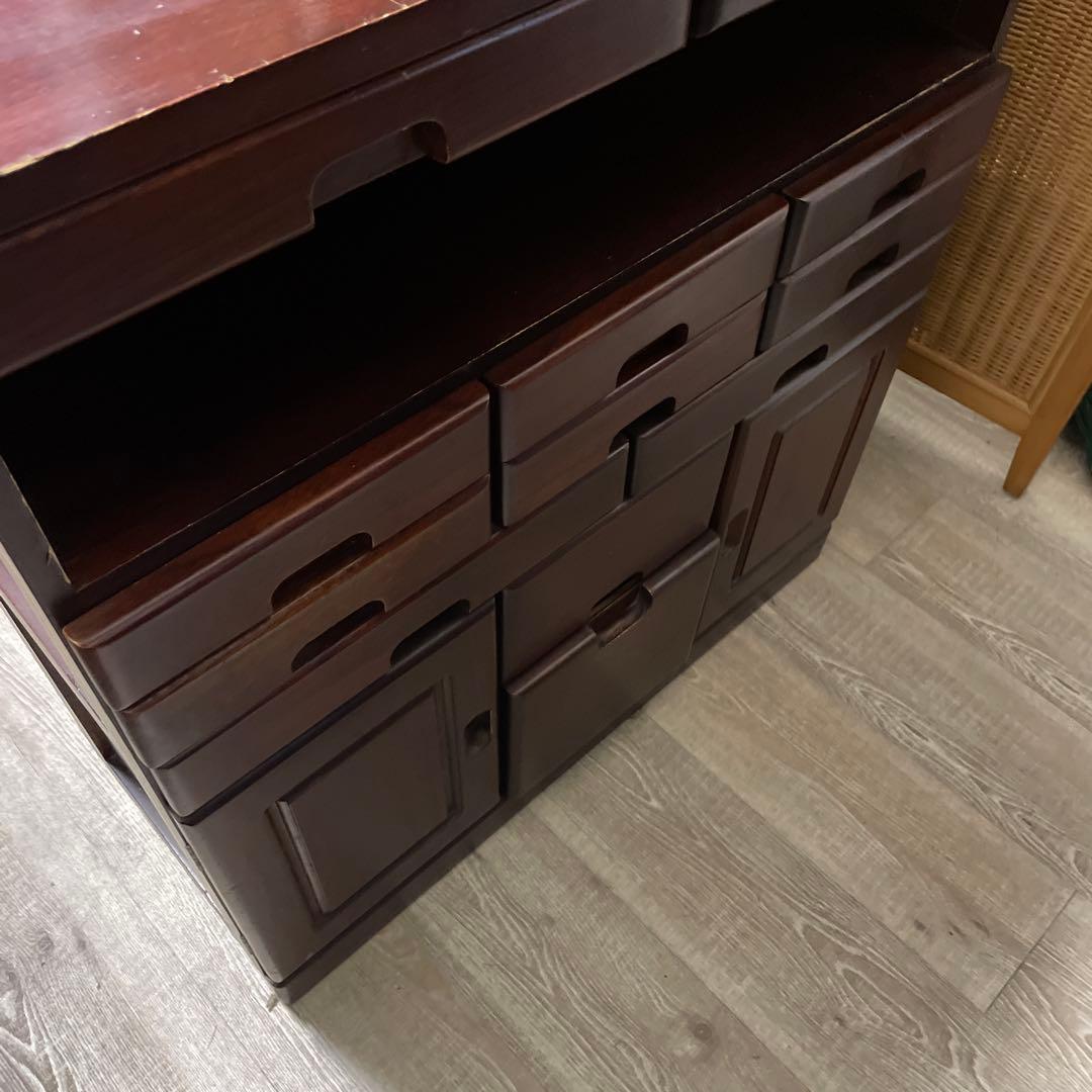 ダークブラウン木製キャビネット 12引き出し 開き棚２つ キャスター付き