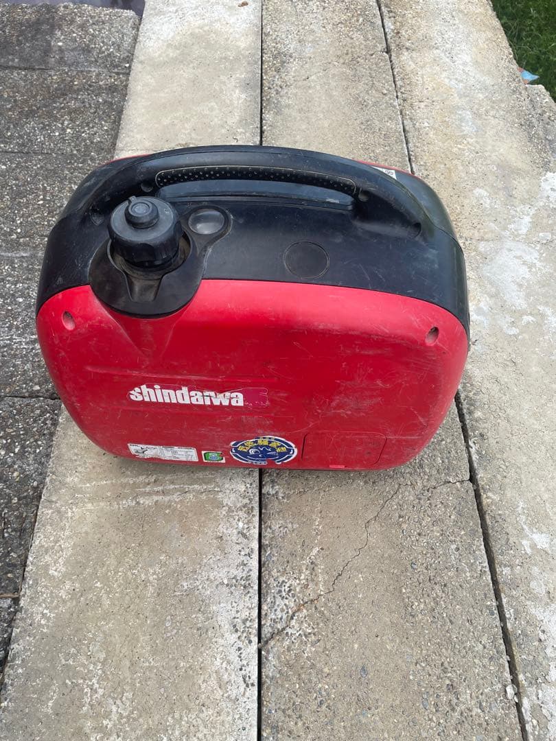 ガソリン インバーター 発電機 100V iEG1600M-Y 防音型