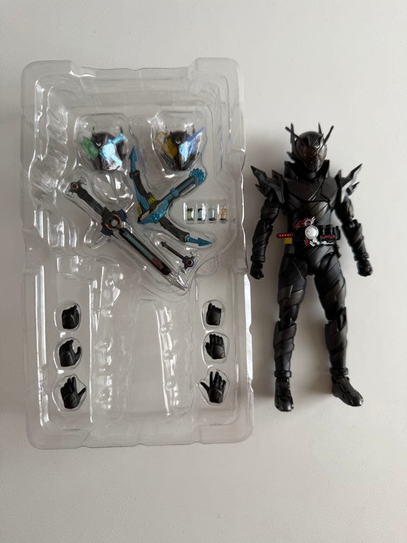 s.h.figuarts 仮面ライダーメタルビルド