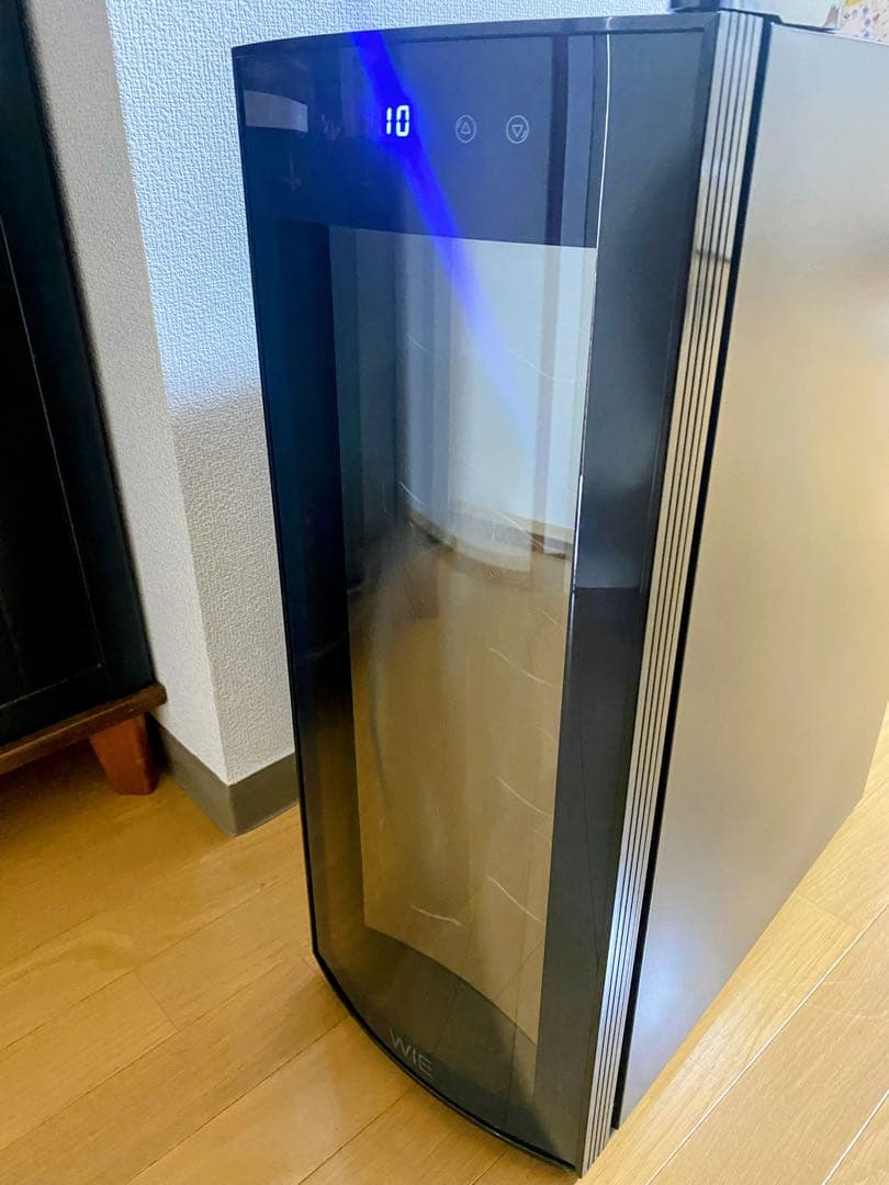 WIWCTE12BFGADX ミニワインクーラー 32リットル
