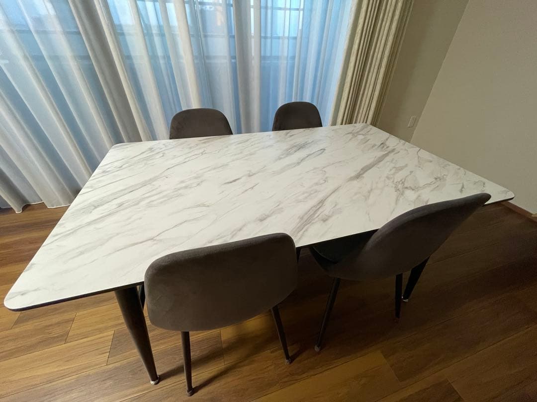 ダイニングテーブル　セラミック柄　大理石柄　白　黒　4人