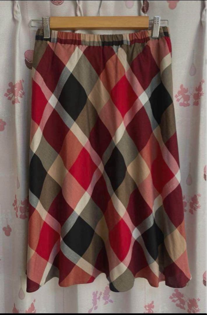 ブルーレーベルクレストブリッジ　黒&赤チェック3WAYスカート 38