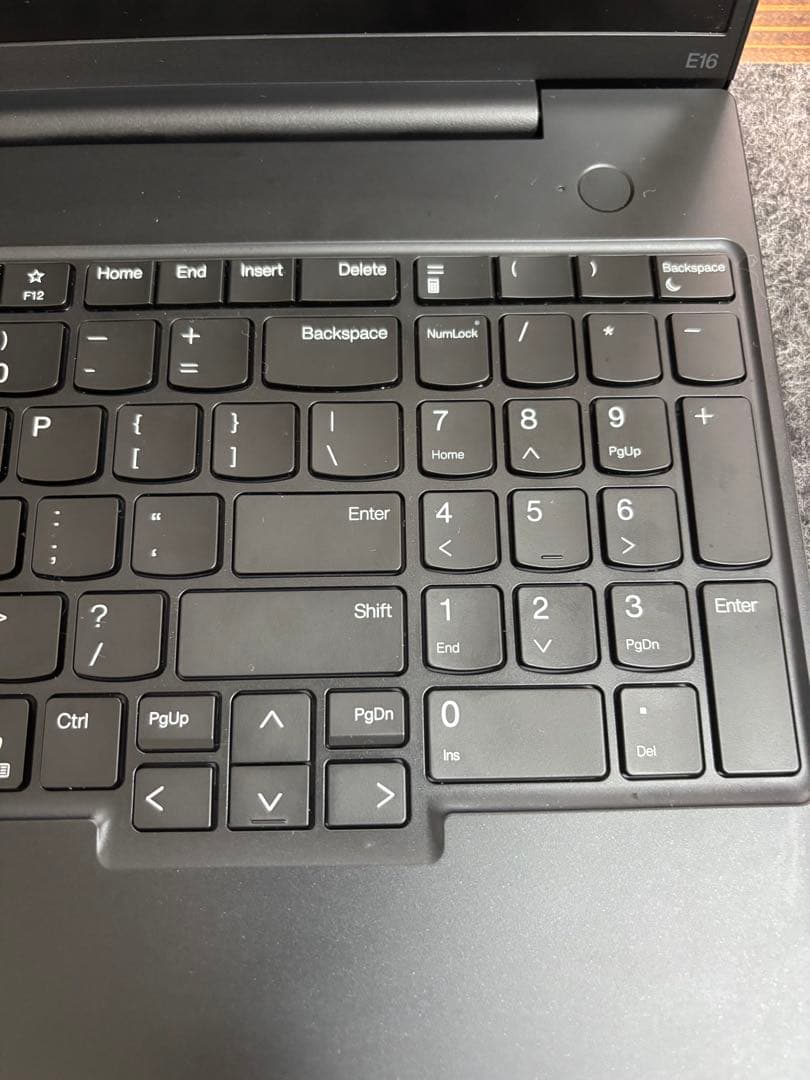 Thinkpad E16 Gen2 メモリ32GB 1TB SSD US配列