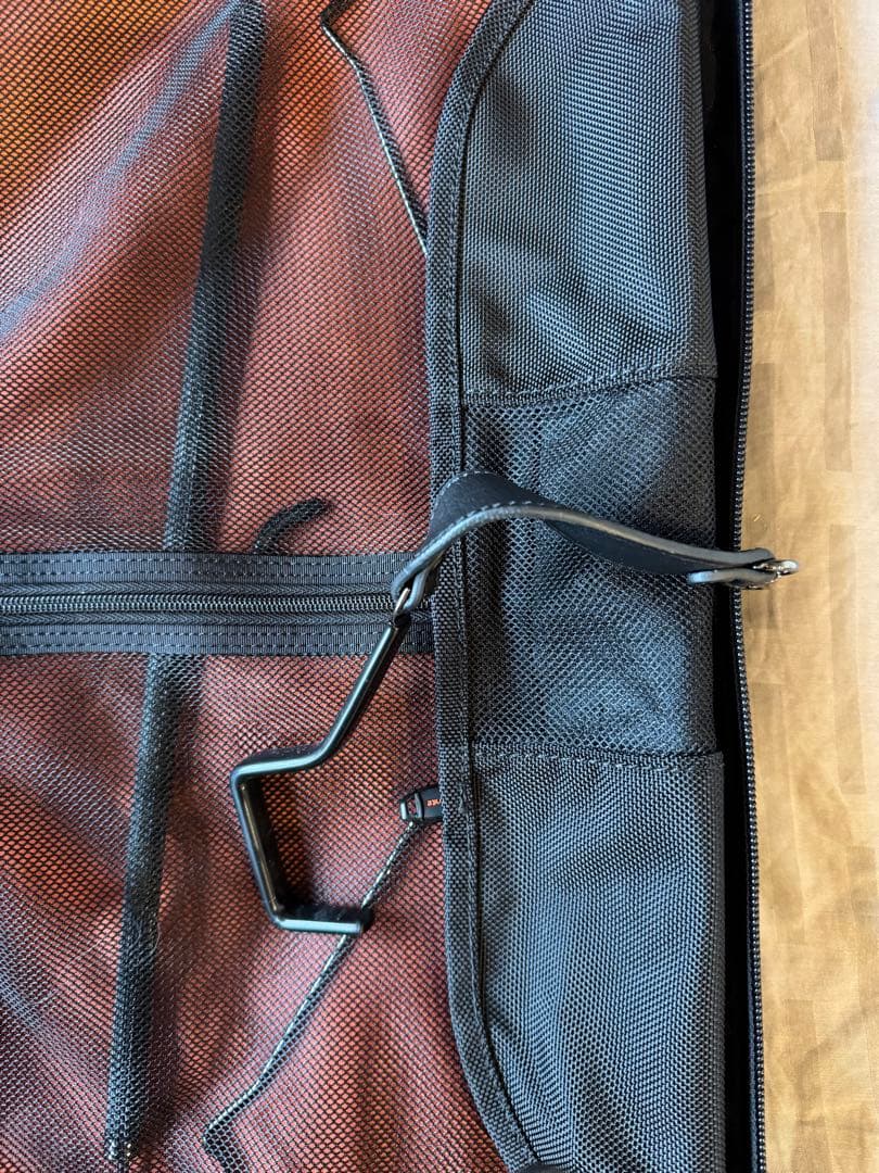 Samsonite ブラックガーメントバッグ ハンガーフック付き