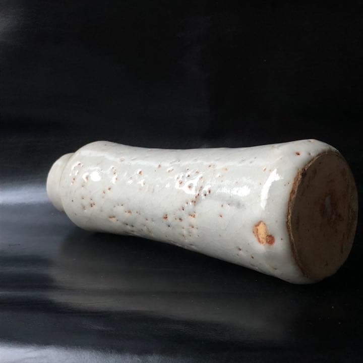 古美術品◼️かなり美しい白い釉薬の花瓶が蔵から出て来ました。