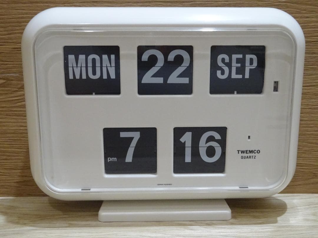 TWEMCO QUARTZ QD-35 パタパタ時計 カレンダー 置時計 掛時計