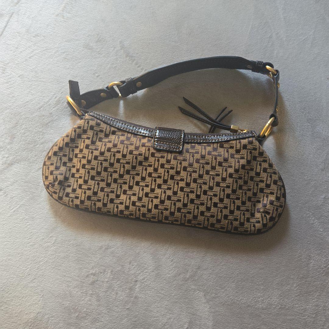 バッグ guess hobo