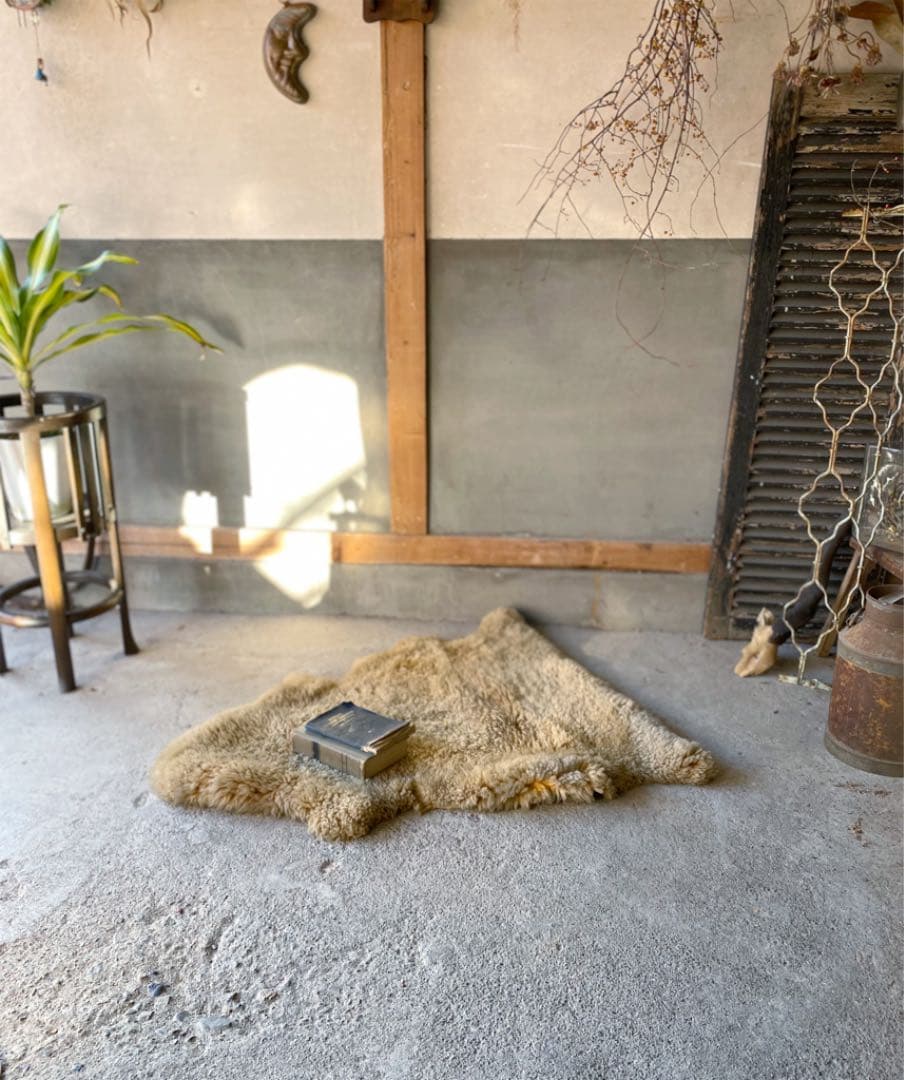 ビンテージ  ムートンラグ