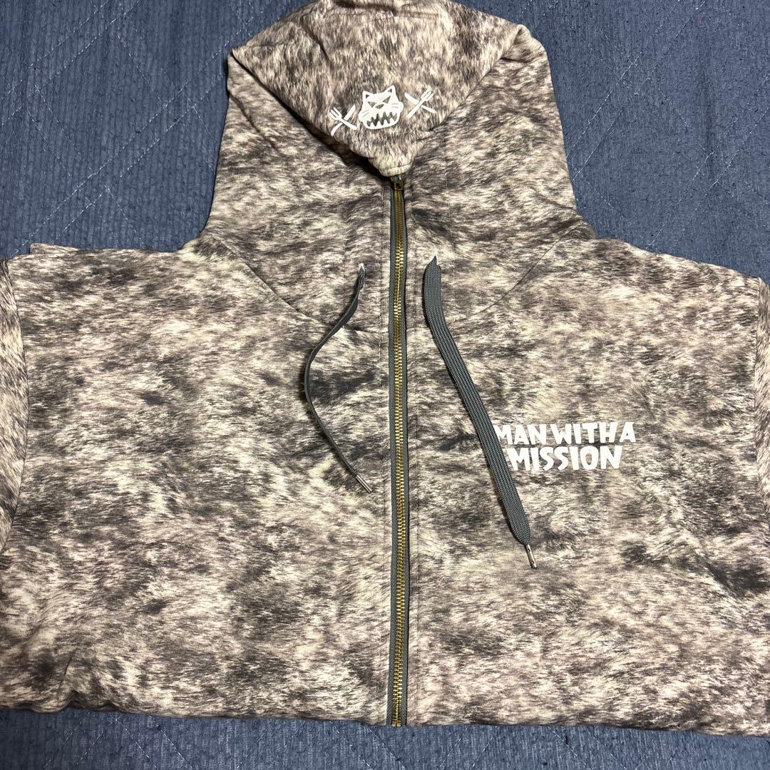 マンウィズアミッションお毛並みパーカー