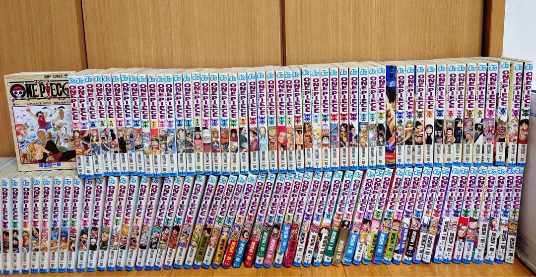 ONE PIECE110巻まで＋関連本10冊＋Bookカバー2個、シール付き