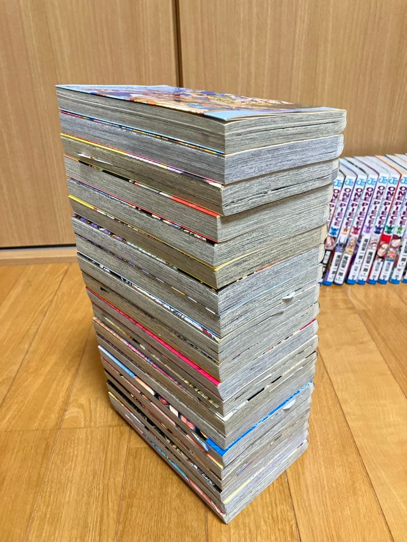 ONE PIECE110巻まで＋関連本10冊＋Bookカバー2個、シール付き