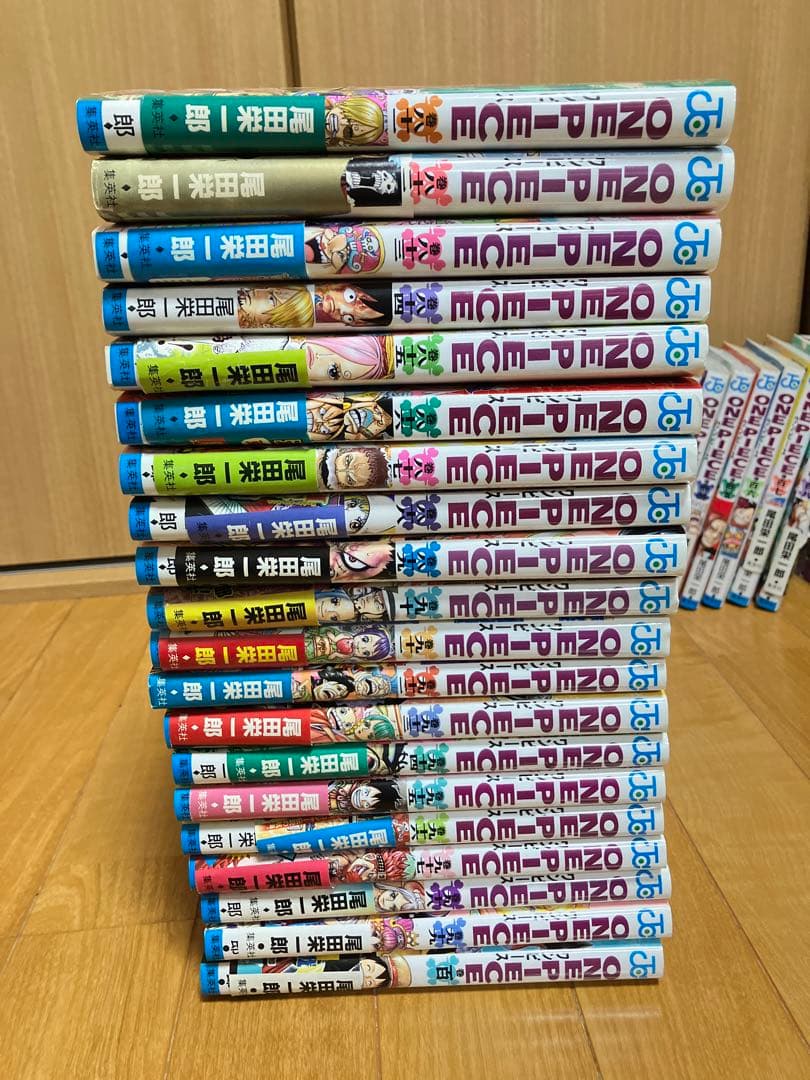 ONE PIECE110巻まで＋関連本10冊＋Bookカバー2個、シール付き