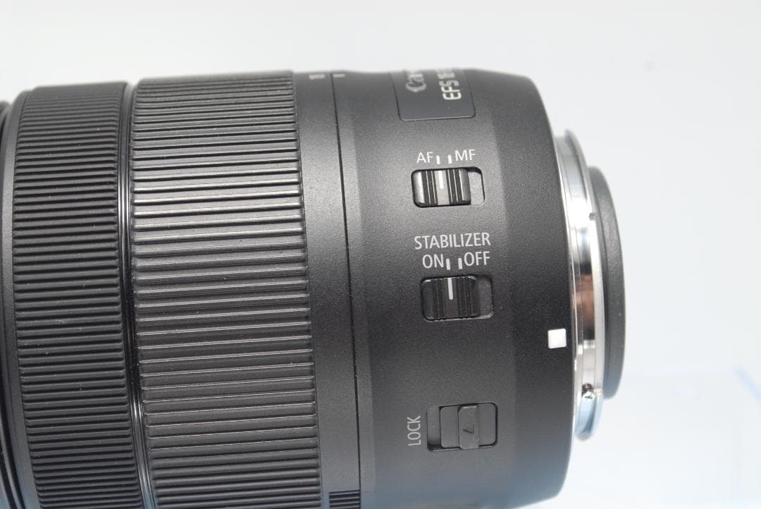 ☘️極美品☘️Canon EF-S 18-135 F3.5-5.6 IS USM