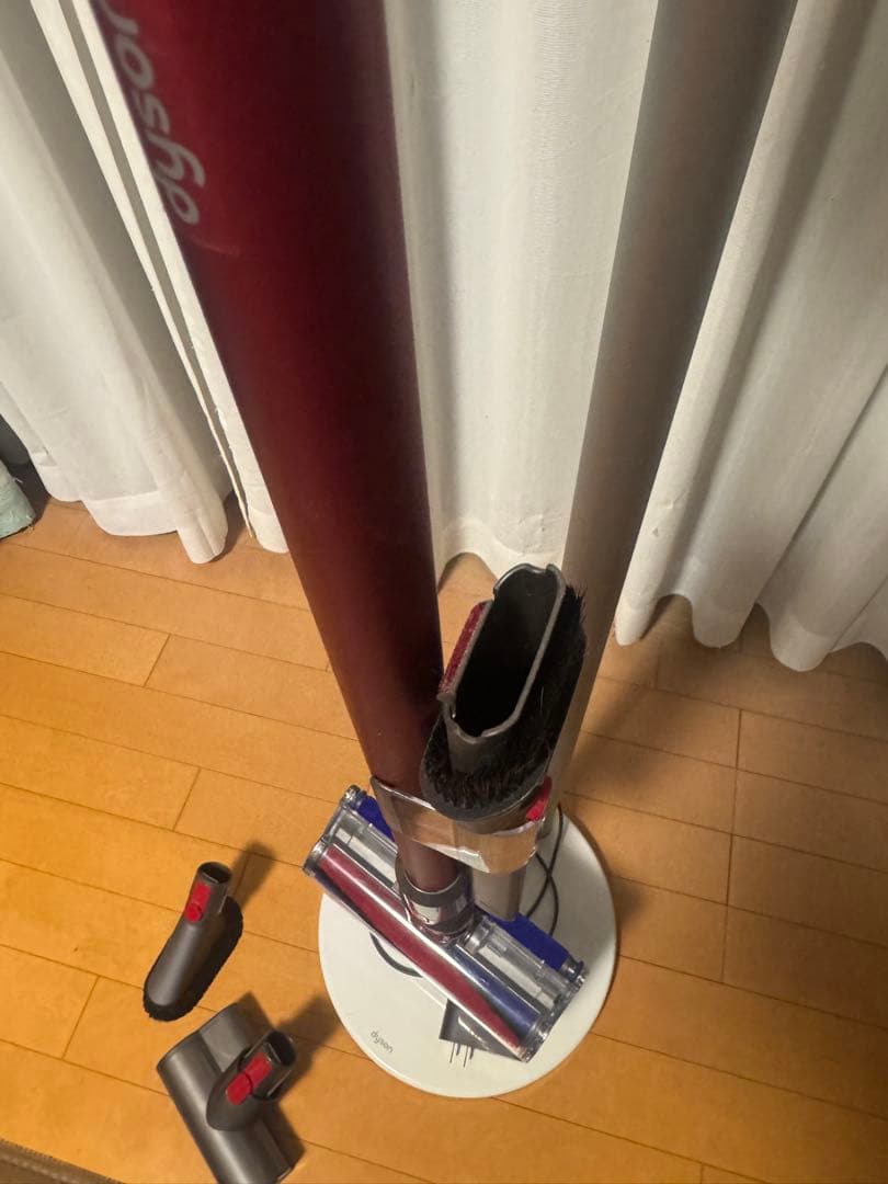 【動作品】 dyson V11 Fluffy+　sv14FFCOM スタンド付き