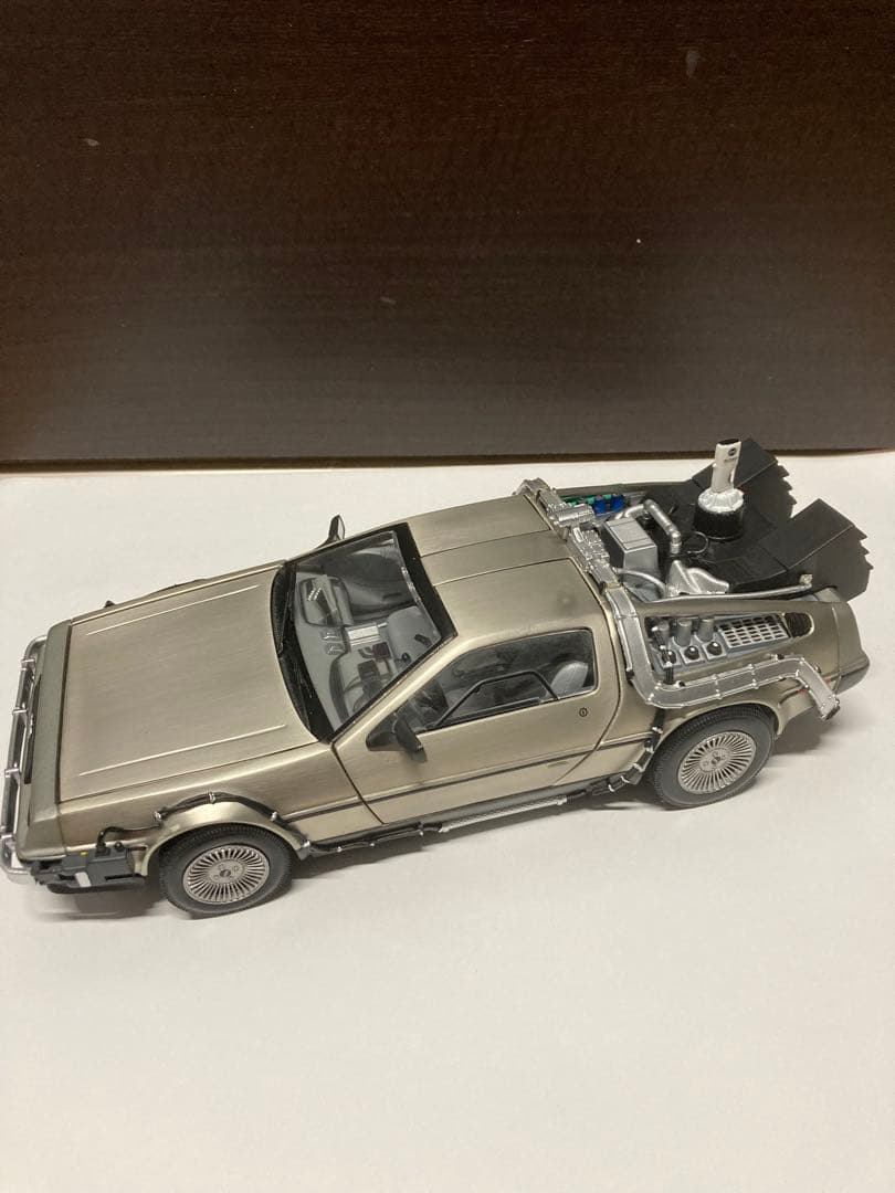 デロリアン　1/18