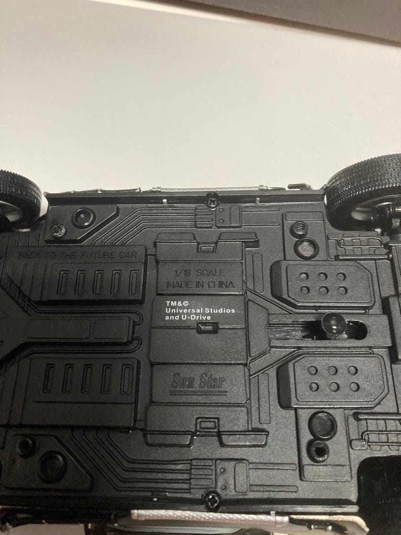 デロリアン　1/18
