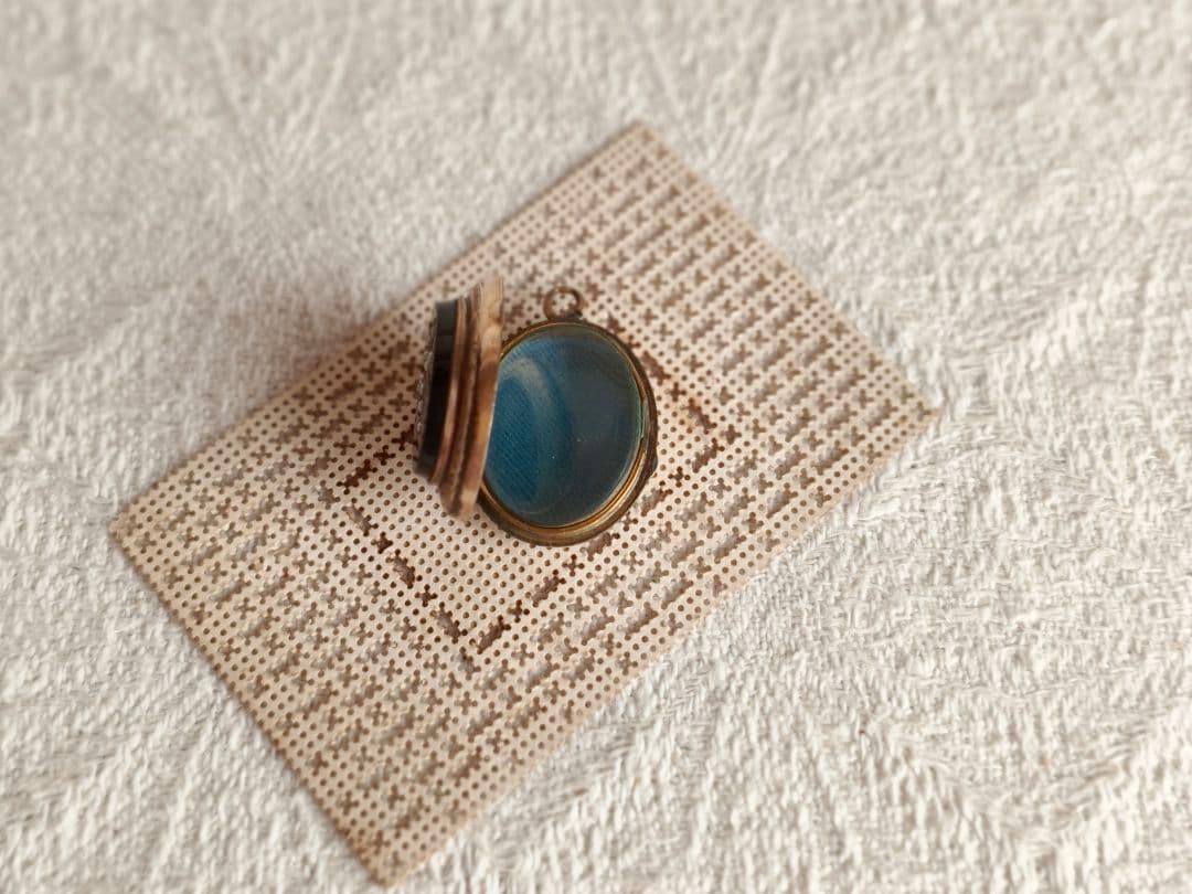 【チョコメルさま】vintage ✙ * クロス ロケット ペンダントトップ