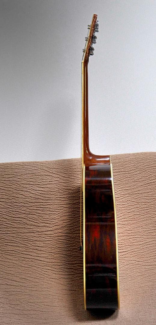 ★MORRIS Wシリーズの華やかな場面で演出を高める【彫刻装飾ギター】